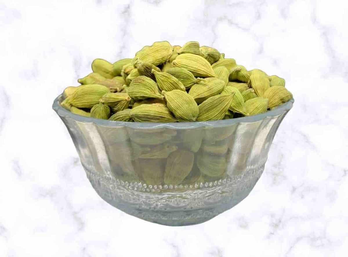 Green Cardamom | Elaichi | Elakkai | ilaayachee | Elakki | Yalakulu - AlphonsoMango.in