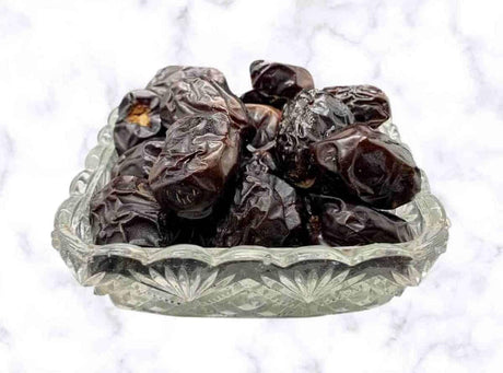 Buy Ajwa Dates Online: Heart of Medina's Treasure - AlphonsoMango.in