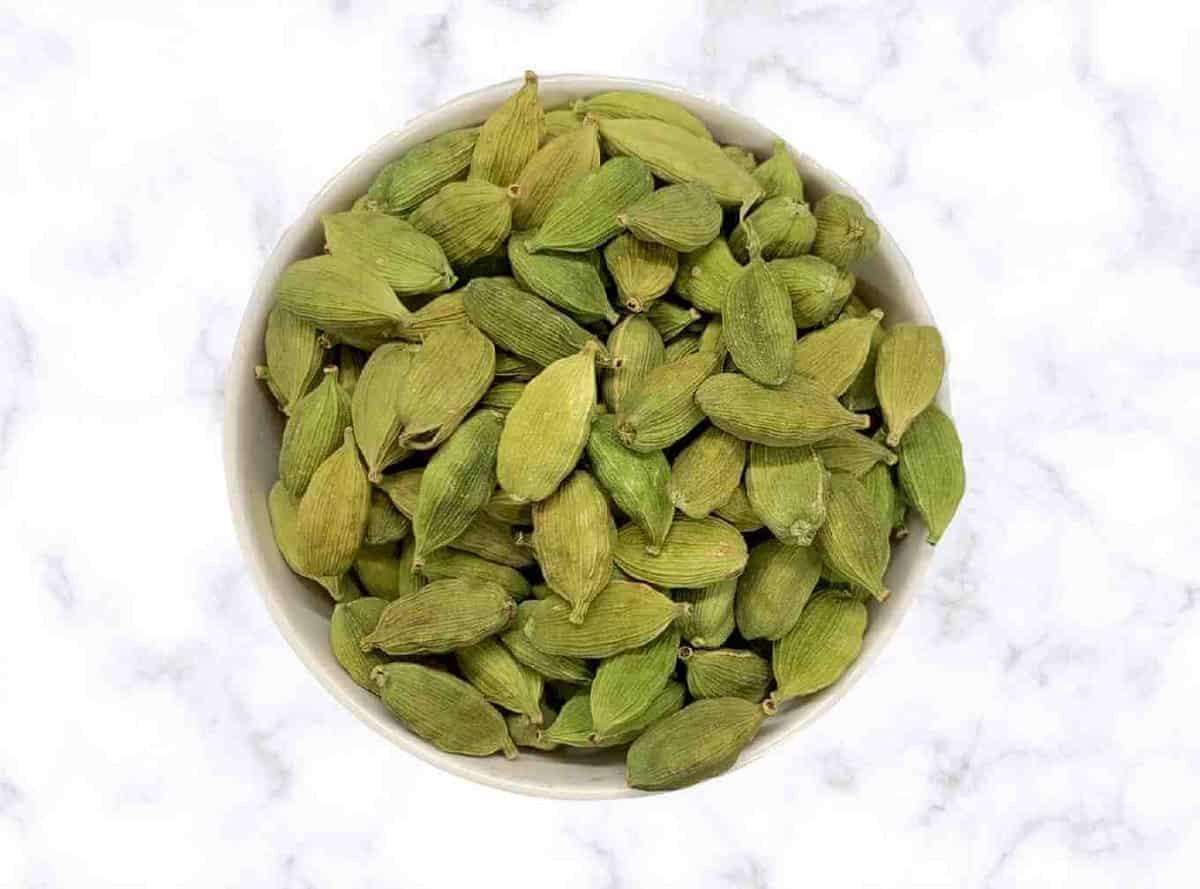 Green Cardamom | Elaichi | Elakkai | ilaayachee | Elakki | Yalakulu - AlphonsoMango.in